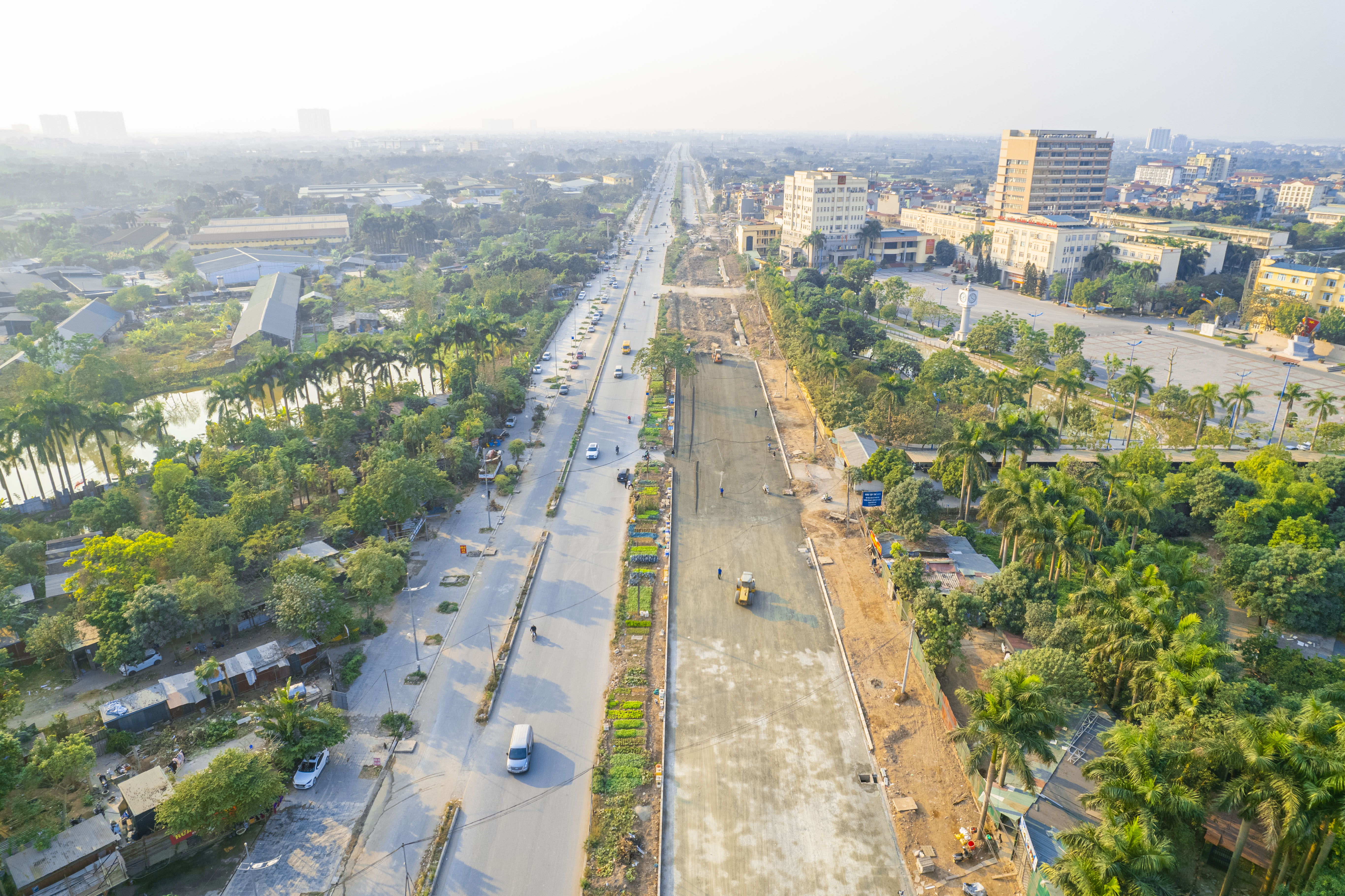 Đại lộ Tây Thăng Long đang mở rộng 10 sóng