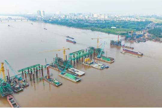 Các cây cầu vượt nghìn tỷ qua sông Hồng phải hoàn thành vào tháng 7/2027